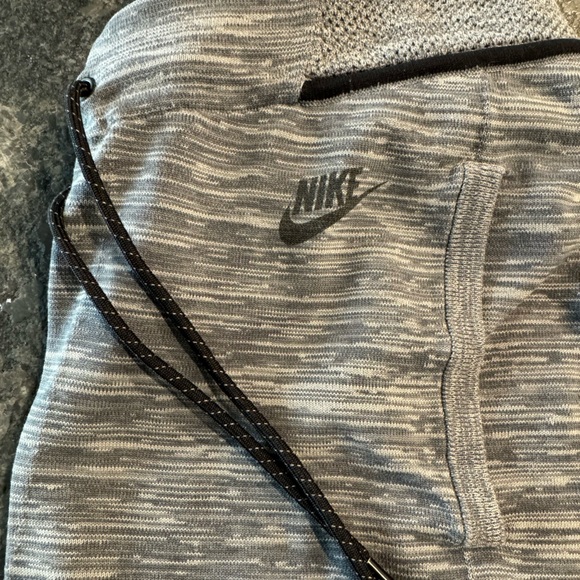 🔥LIKE NEW NIKE TECH GRAY & BLACK / MEDIUM/ 7” - Picture 3 of 7